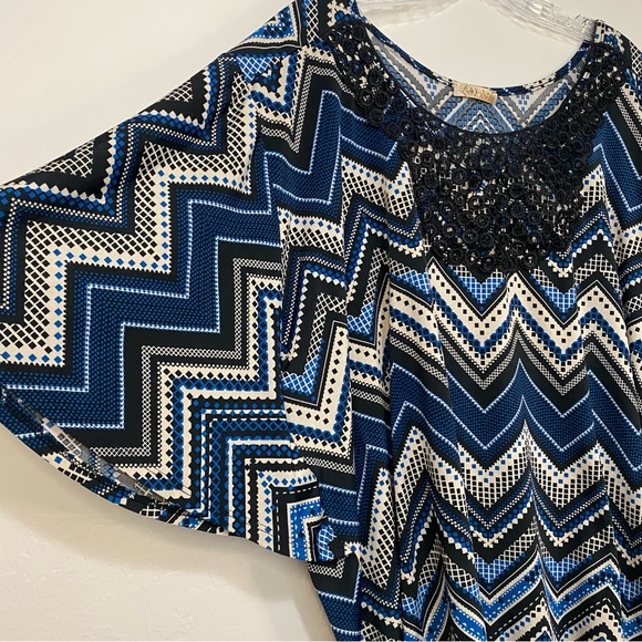 LAVISH Blouse Geometric Pattern Embroidered Neckline Blue Black Plus Size 2X - Picture 3 of 9